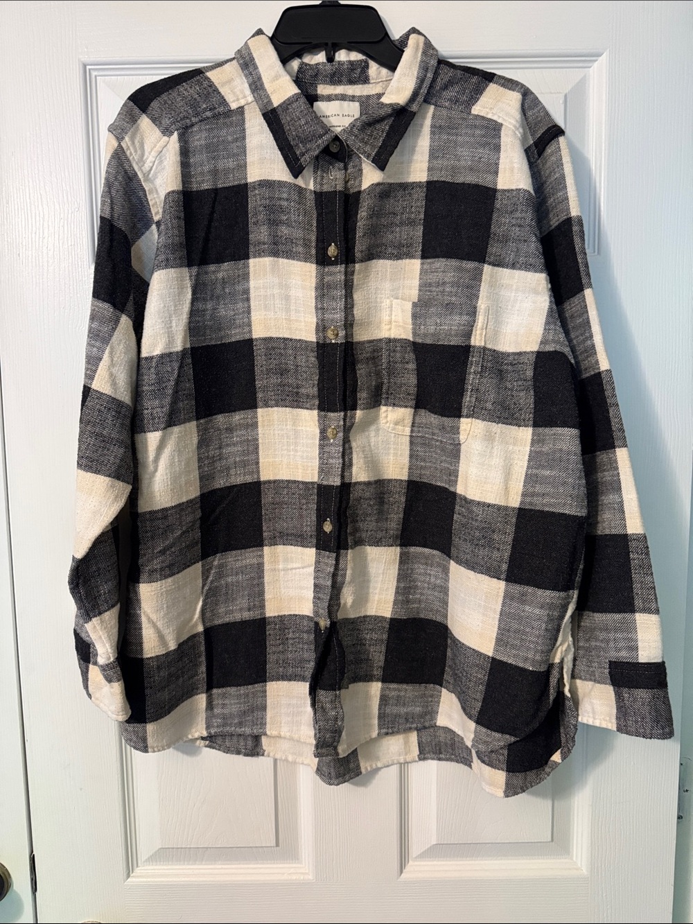 American Eagle Outfitters Black & Cream Buffalo Plaid Button-Up Shirt